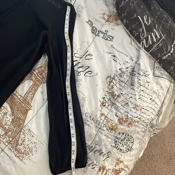 Express Blouse Top - Picture 9 of 10